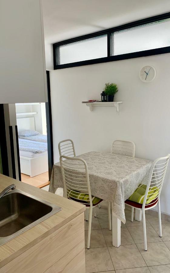 Apartment Bujas Raslina Luaran gambar