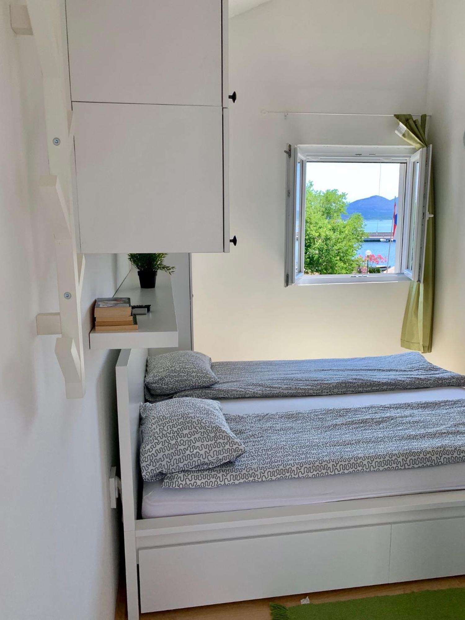 Apartment Bujas Raslina Luaran gambar