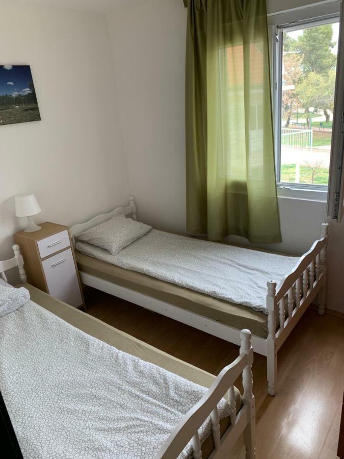 Apartment Bujas Raslina Luaran gambar